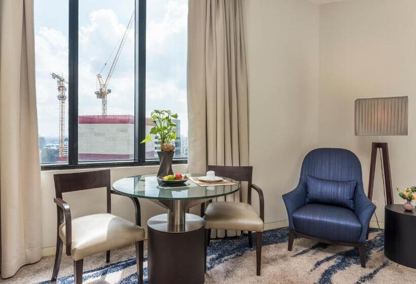 اتاق لوکس با تخت بزرگ, Emporium Suites By Chatrium