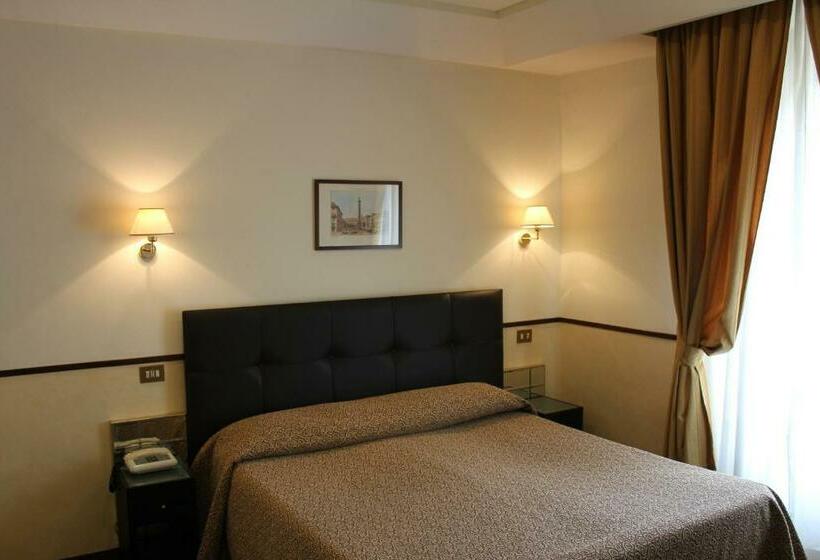 חדר סטנדרט לארבעה, Garda