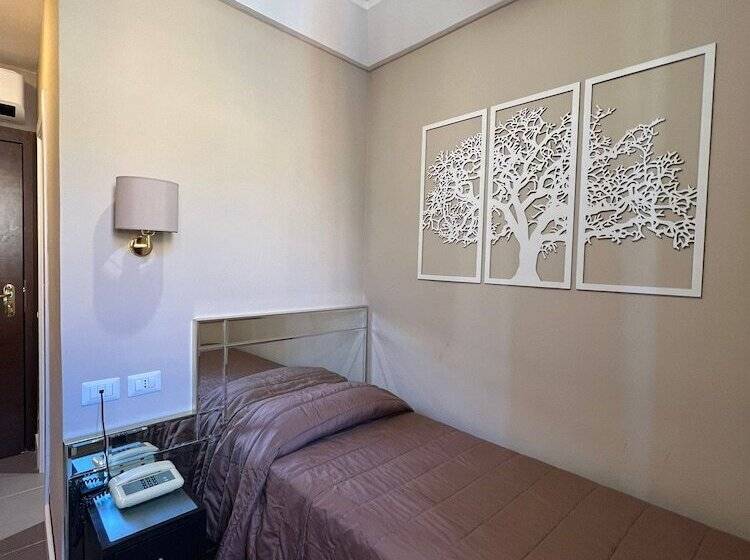 חדר סטנדרט יחיד, Garda