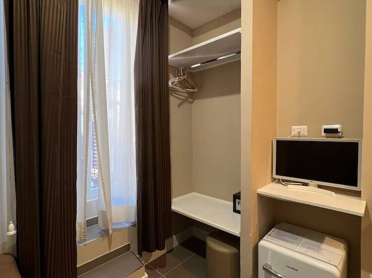 חדר סטנדרט יחיד, Garda