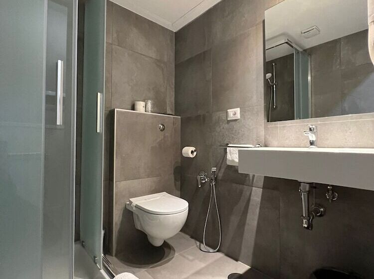 חדר סטנדרט, Garda