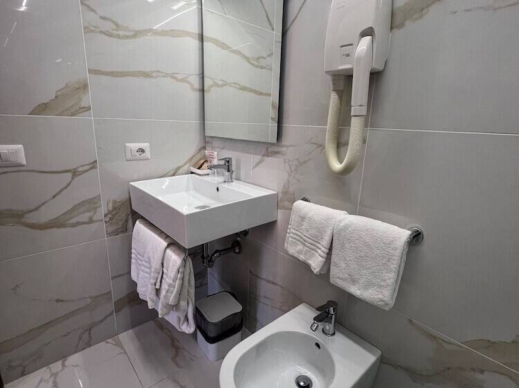 חדר סטנדרט, Garda