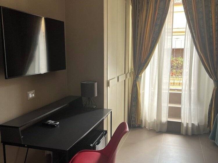 חדר סטנדרט לארבעה, Garda