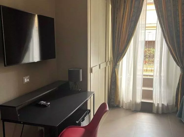 اتاق استاندارد چهار تخته, Garda