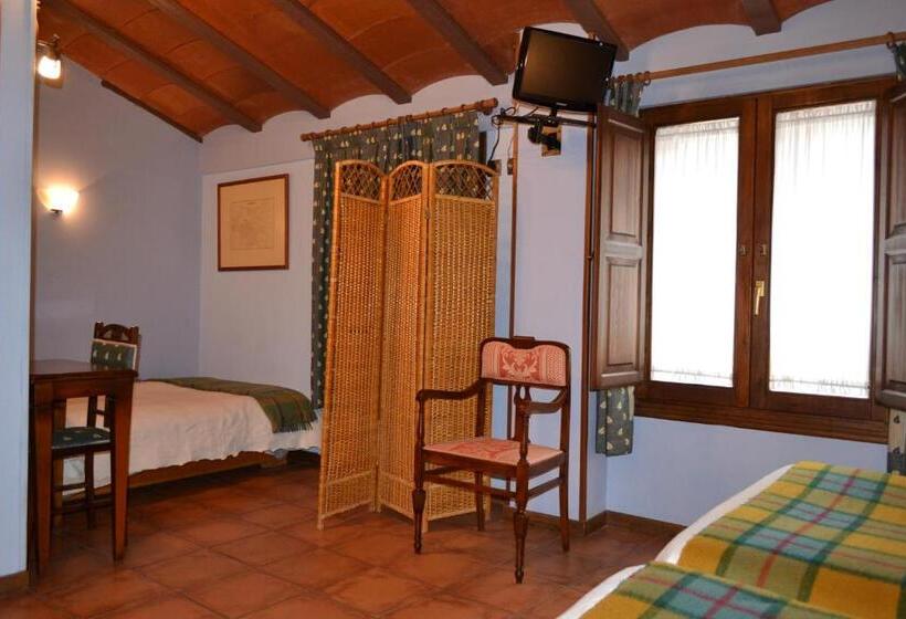 חדר סטנדרט לארבעה, Hostal Santa Agueda