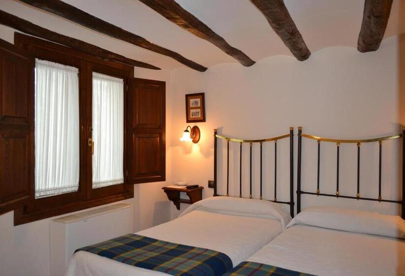חדר אקונומי, Hostal Santa Agueda