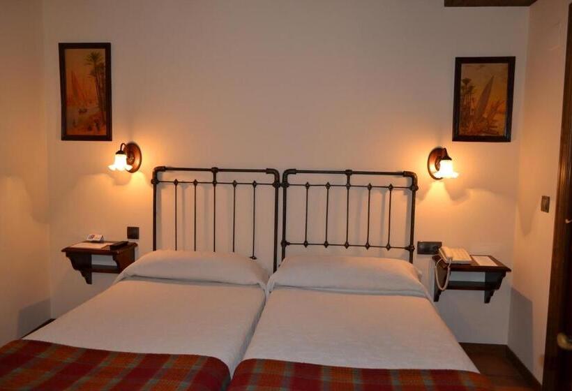 חדר אקונומי, Hostal Santa Agueda