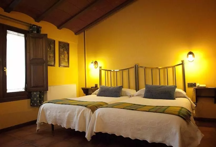 اتاق استاندارد چهار تخته, Hostal Santa Agueda