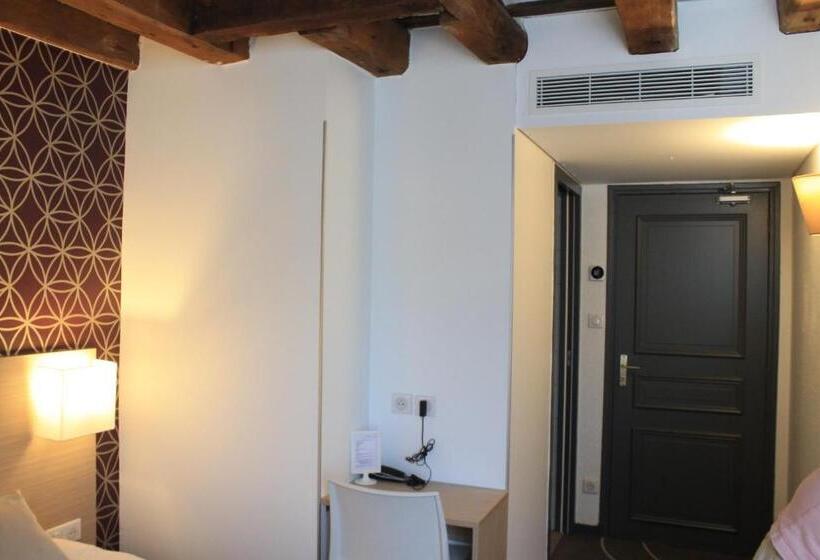 חדר סטנדרט לשלושה, Hôtel Le Blason