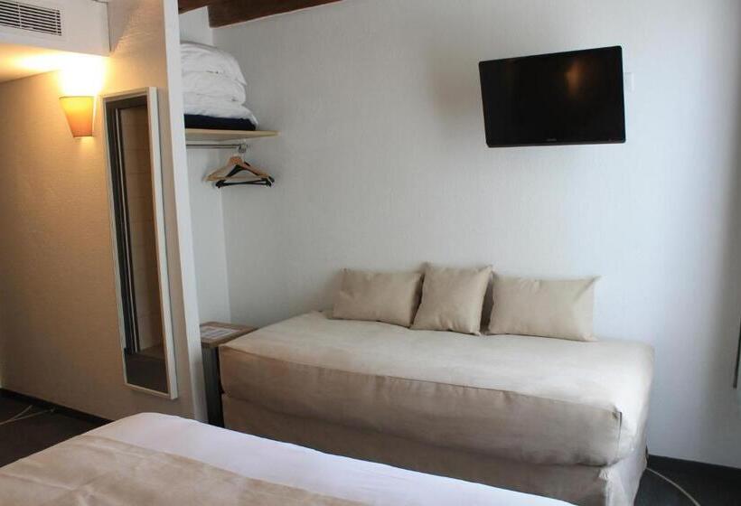 标准三人间, Hôtel Le Blason