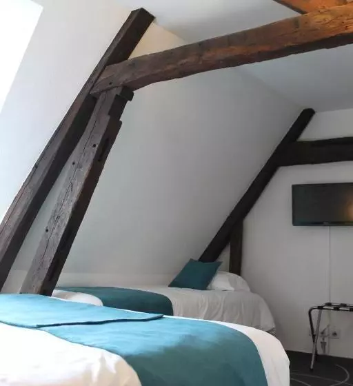 اتاق استاندارد چهار تخته, Hôtel Le Blason