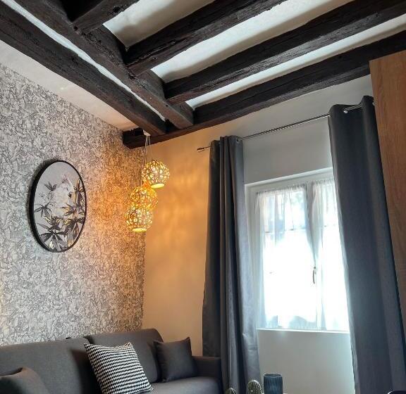 סוויטה, Hôtel Le Blason