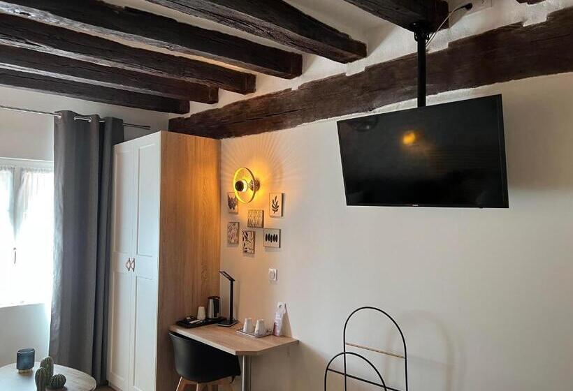 סוויטה, Hôtel Le Blason