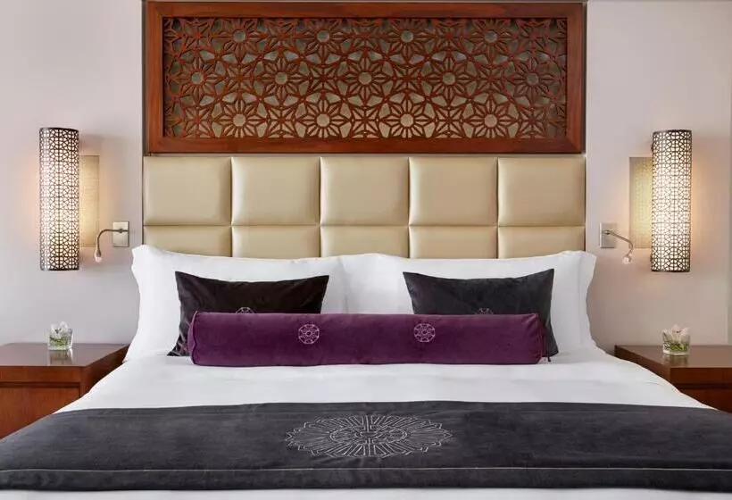 キングサイズベッドのクラシックルーム, Intercontinental Doha Beach & Spa, An Ihg