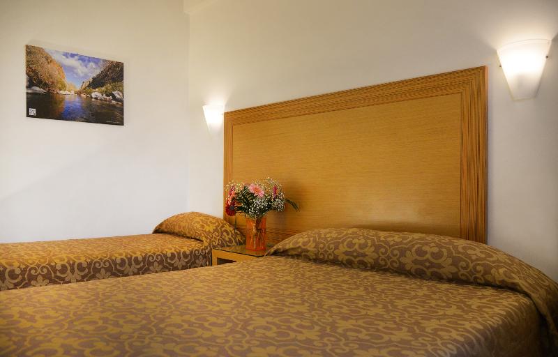 Номер Стандарт Трехместный, Itanos