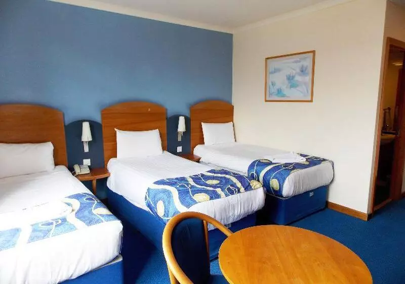 Standard Kolmen Hengen Huone, London Wembley International