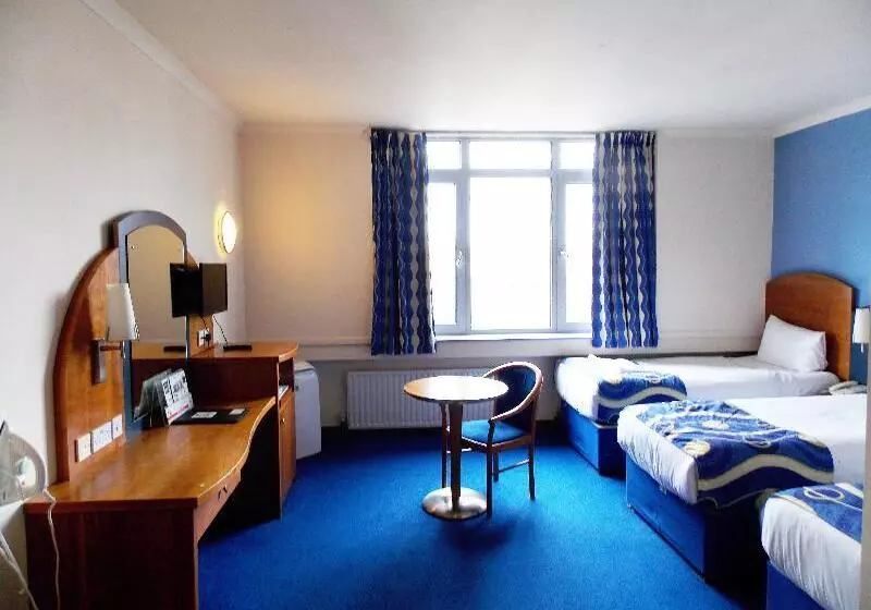 Standard Kolmen Hengen Huone, London Wembley International