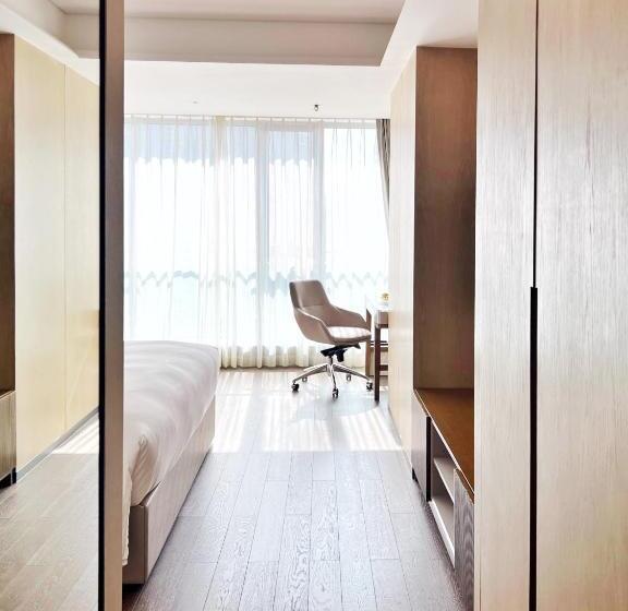 Standard-studio, Marriott Executive Apartments Chongqing