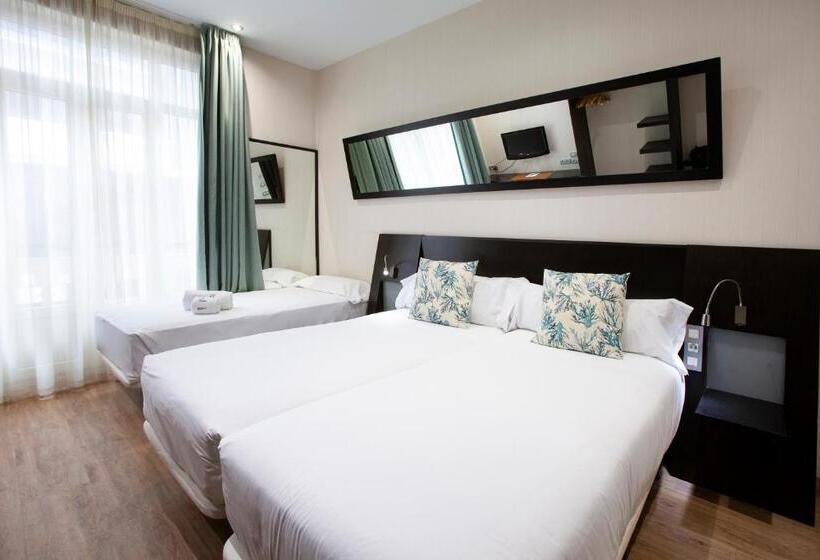 스탠다드 트리플 룸, Petit Palace Ruzafa