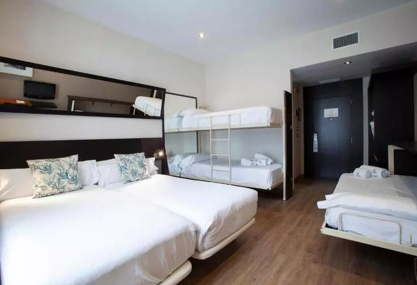 اتاق پنج‌تخته استاندارد, Petit Palace Ruzafa