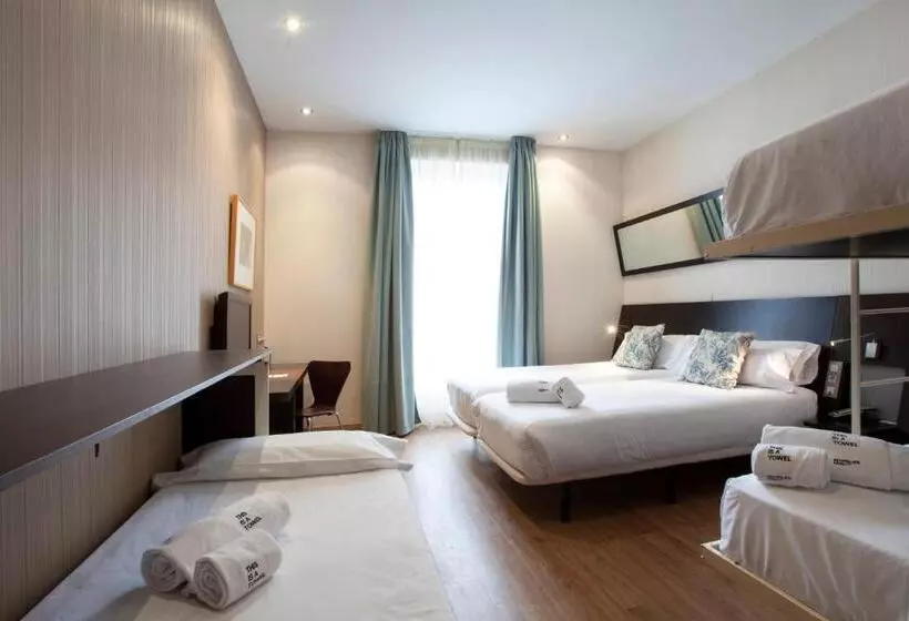 اتاق پنج‌تخته استاندارد, Petit Palace Ruzafa