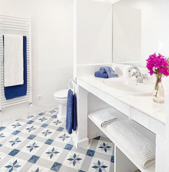 חדר אקונומי, La Fructuosa