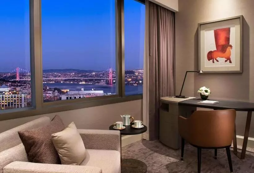 キングサイズベッドのスタンダードルーム, The Ritz Carlton, Istanbul At The Bosphorus