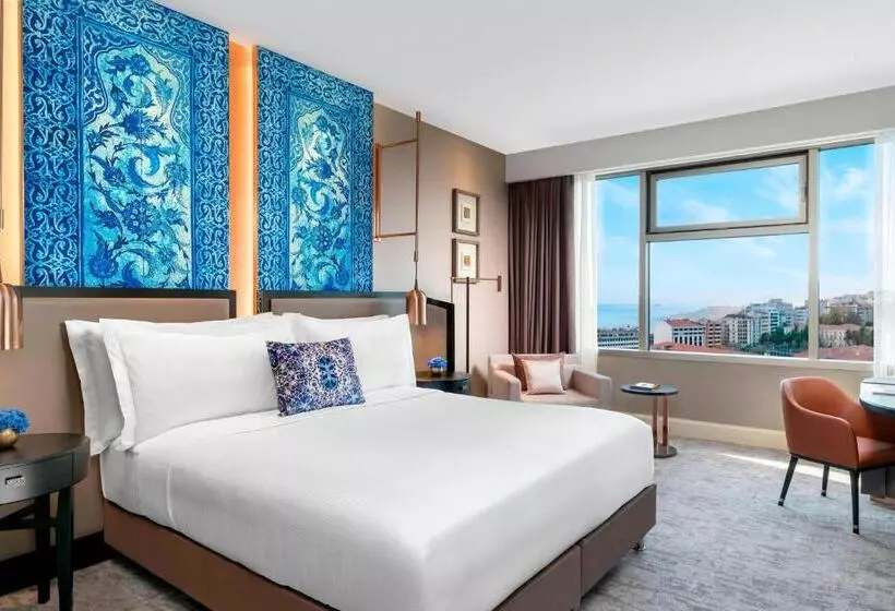 キングサイズベッドのクラブルーム, The Ritz Carlton, Istanbul At The Bosphorus