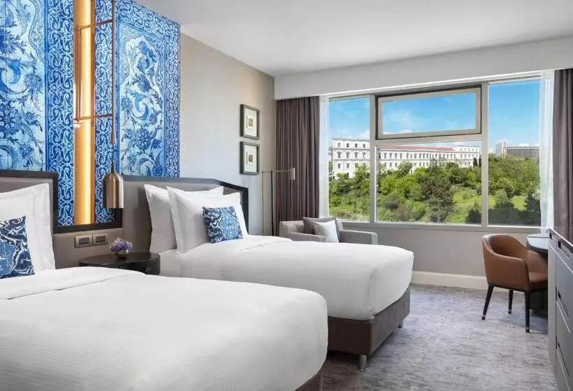 公園の見えるスタンダードルーム, The Ritz Carlton, Istanbul At The Bosphorus