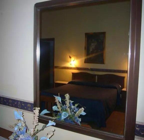 Standard Neljän Hengen Huone, Villa Altieri