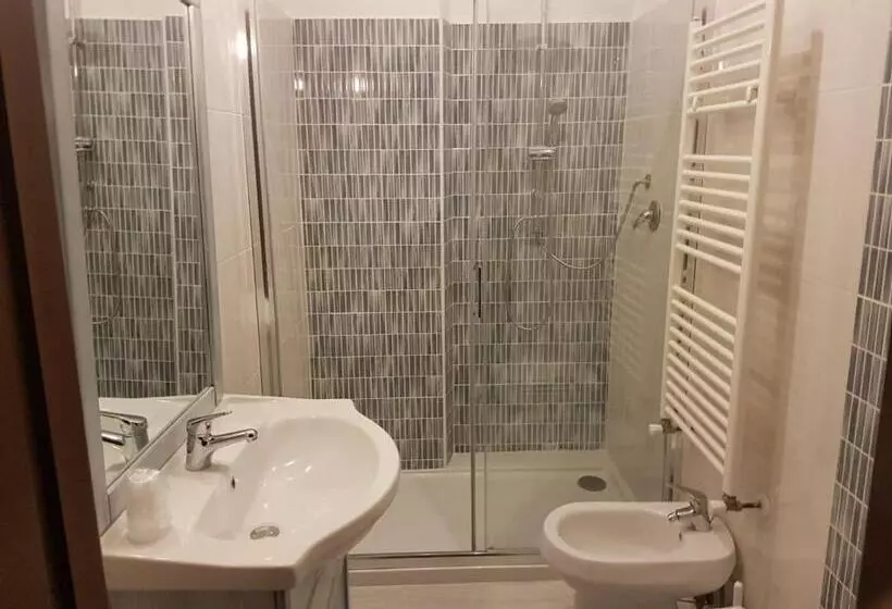 Standard Neljän Hengen Huone, Villa Altieri
