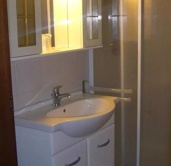 Standard Yhden Hengen Huone, Villa Altieri