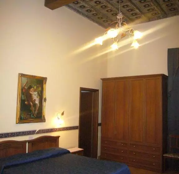 Comfort Kolmen Hengen Huone, Villa Altieri