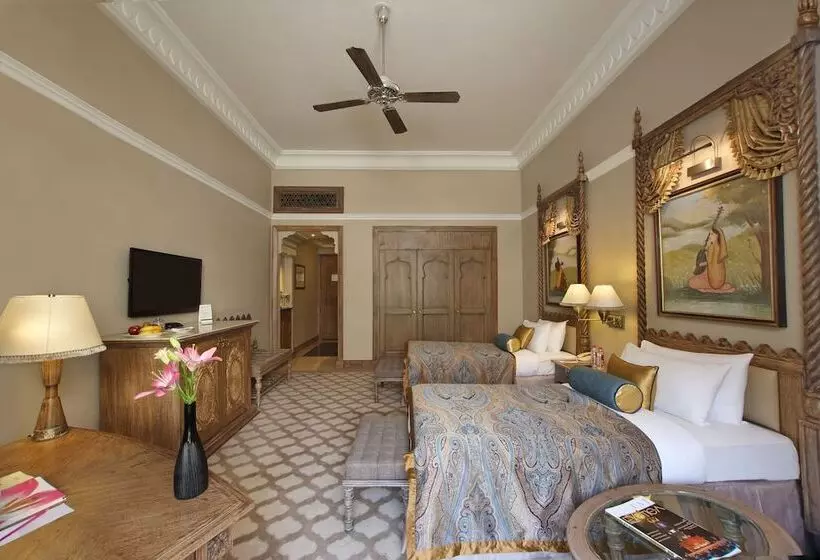 プールの見えるデラックスルーム, Taj Hari Mahal Jodhpur