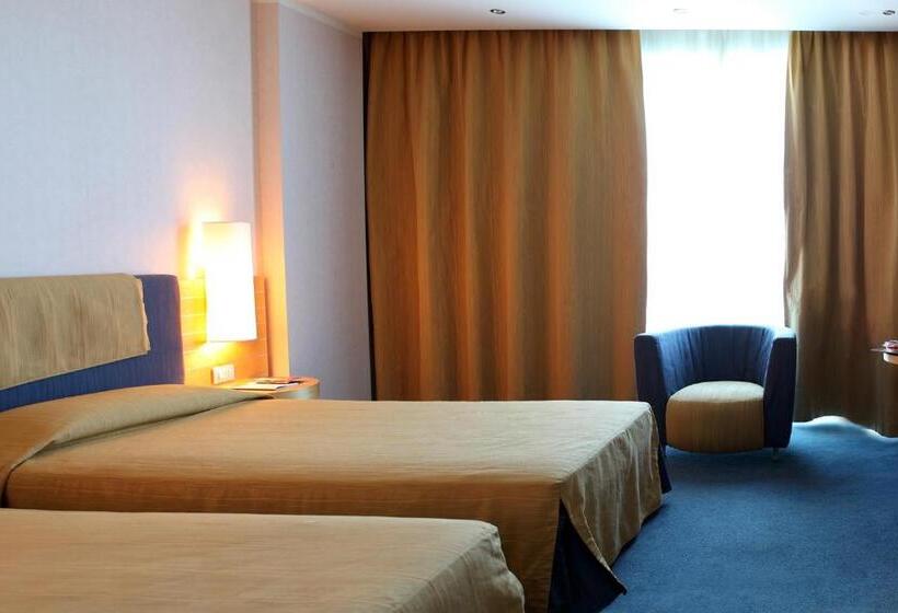 발코니가 있는 바다 전망 수피리어 룸, Nicotel Bisceglie