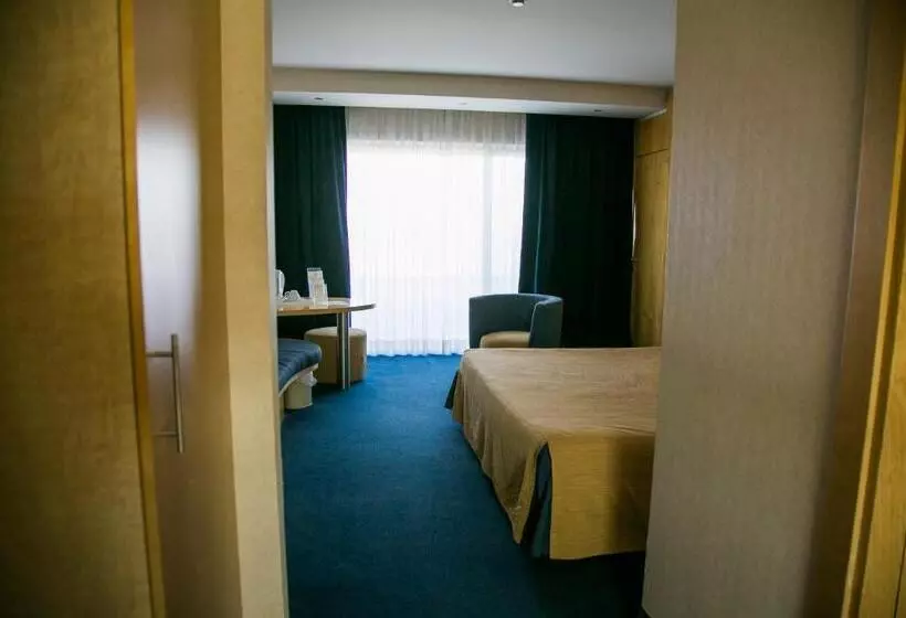 Juniorsviitti Merinäkymä, Nicotel Bisceglie