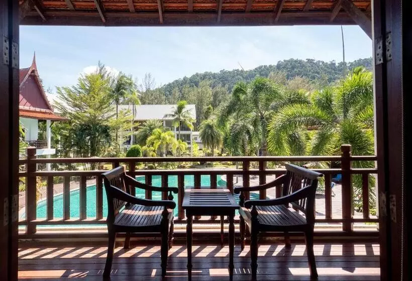 سوییت با چشم‌انداز استخر, Royal Lanta Resort & Spa