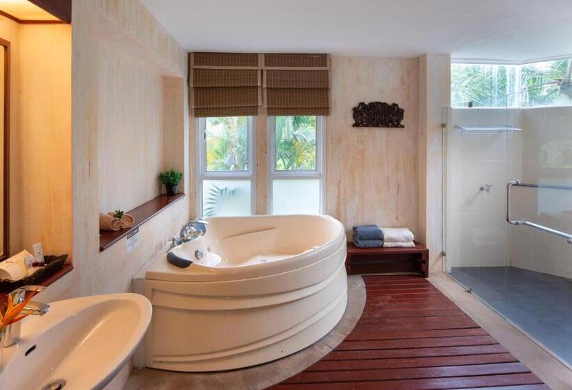 Люкс Вид на Бассейн, Royal Lanta Resort & Spa