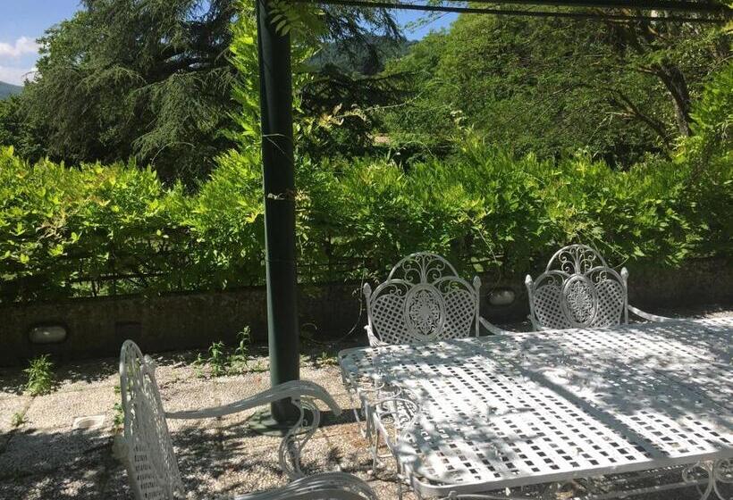 غرفة قياسية ثلاثية, B&b Villa Al Parco