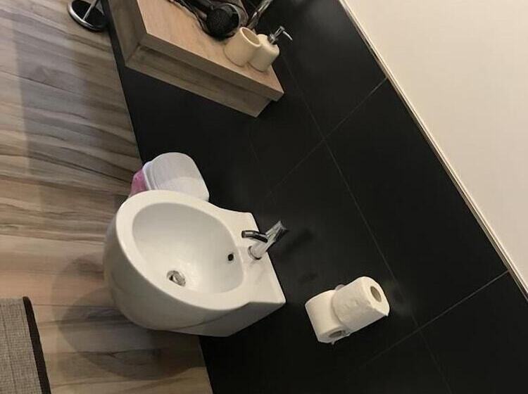 اتاق کلاسیک سه تخته, Villa Salentina