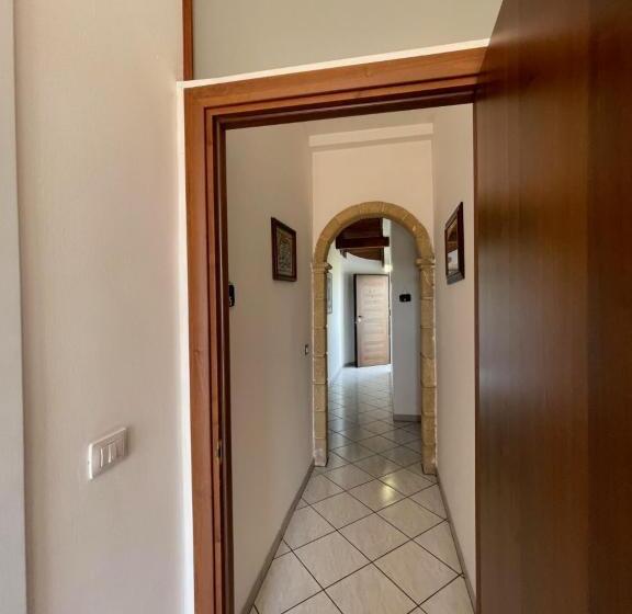 اتاق کلاسیک سه تخته, Villa Salentina