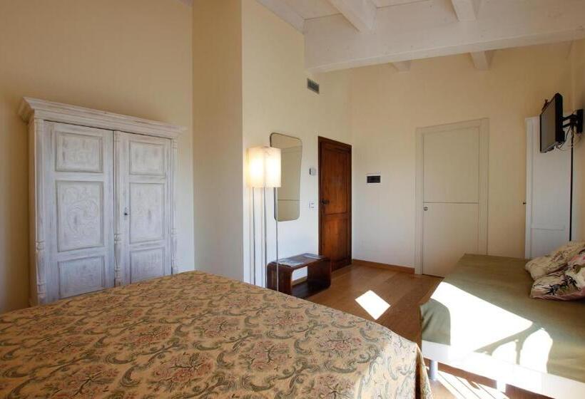 اتاق استاندارد با چشم‌انداز استخر, B&b Villa Fioreconero