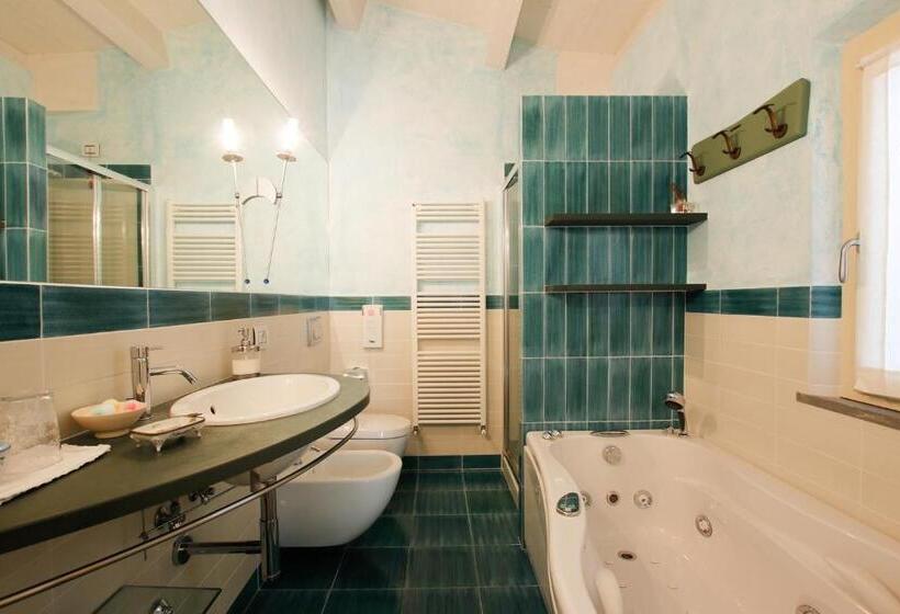 اتاق استاندارد با چشمانداز استخر, B&b Villa Fioreconero