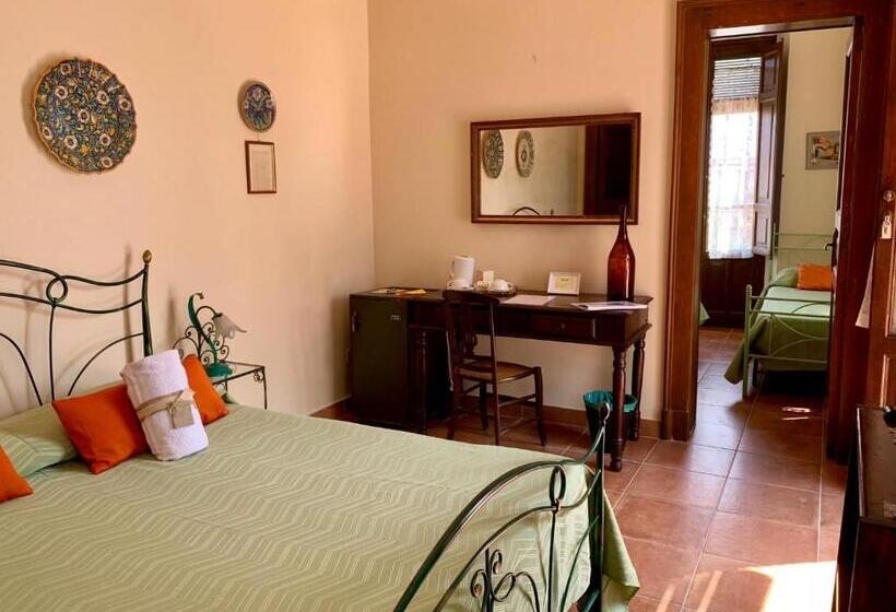 اتاق استاندارد چهارنفره با چشم‌انداز باغ, B&b Villa Vittoria