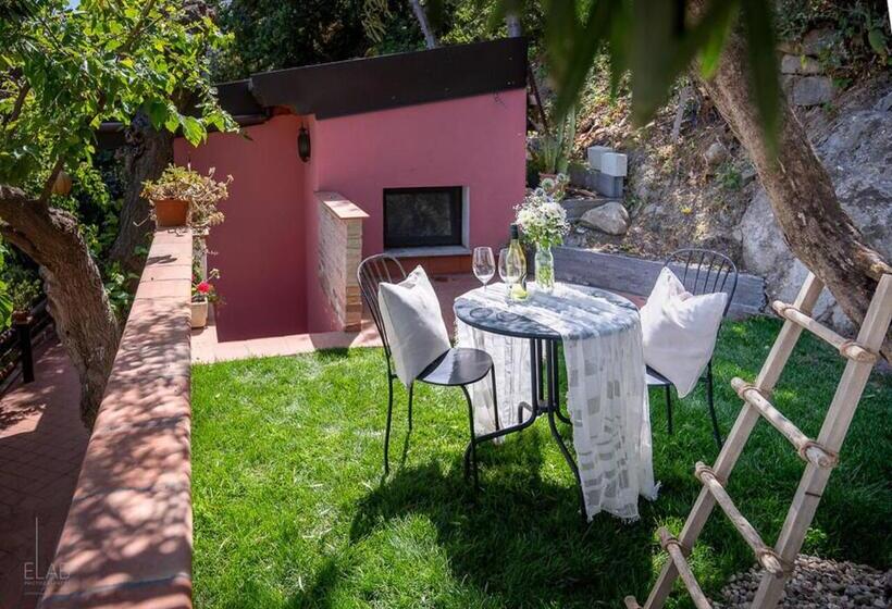 استودیوی سوپریور, B&b Villa Vittoria
