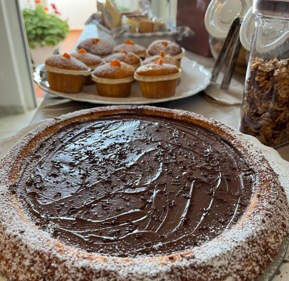 חדר דלוקס, Innsud