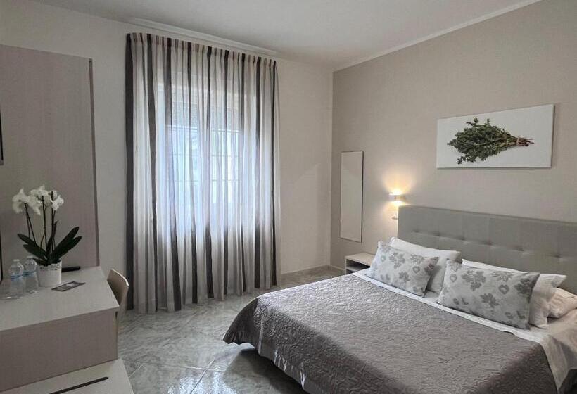 חדר דלוקס, Innsud