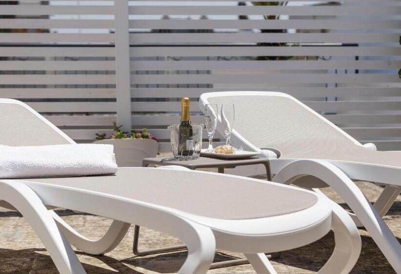 סוויטה עם טרסה, Innsud