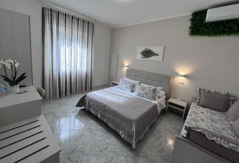 חדר דלוקס, Innsud