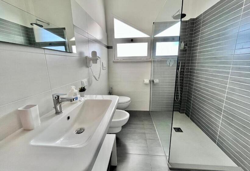 סוויטה דלוקס, Innsud